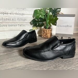 Nordstrom Rack Kids’ Classic Black Slip-On Loafer Dress Shoes. Size 2